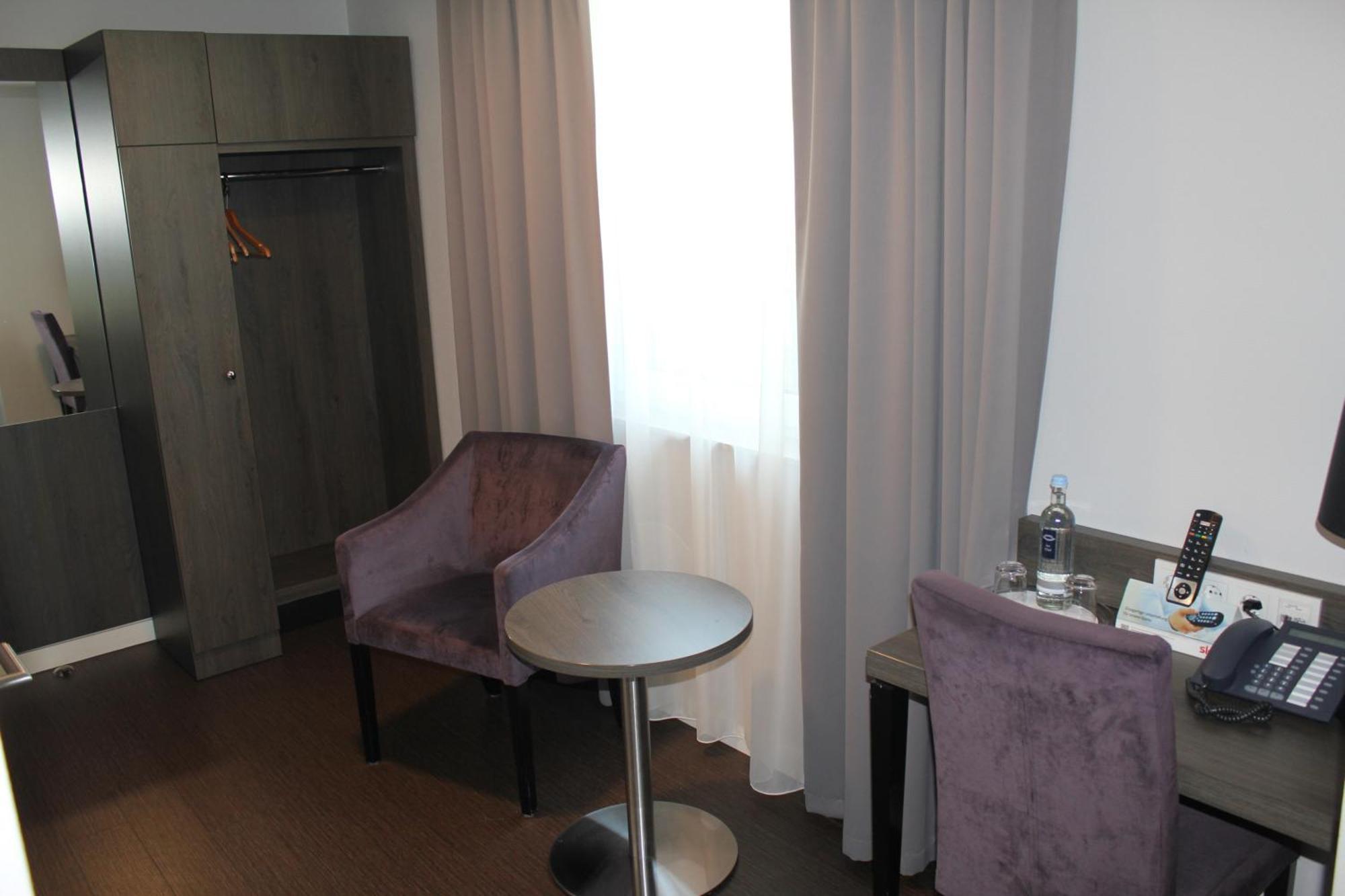 Arena Villa Am Wasserpark Frankfurt am Main Room photo