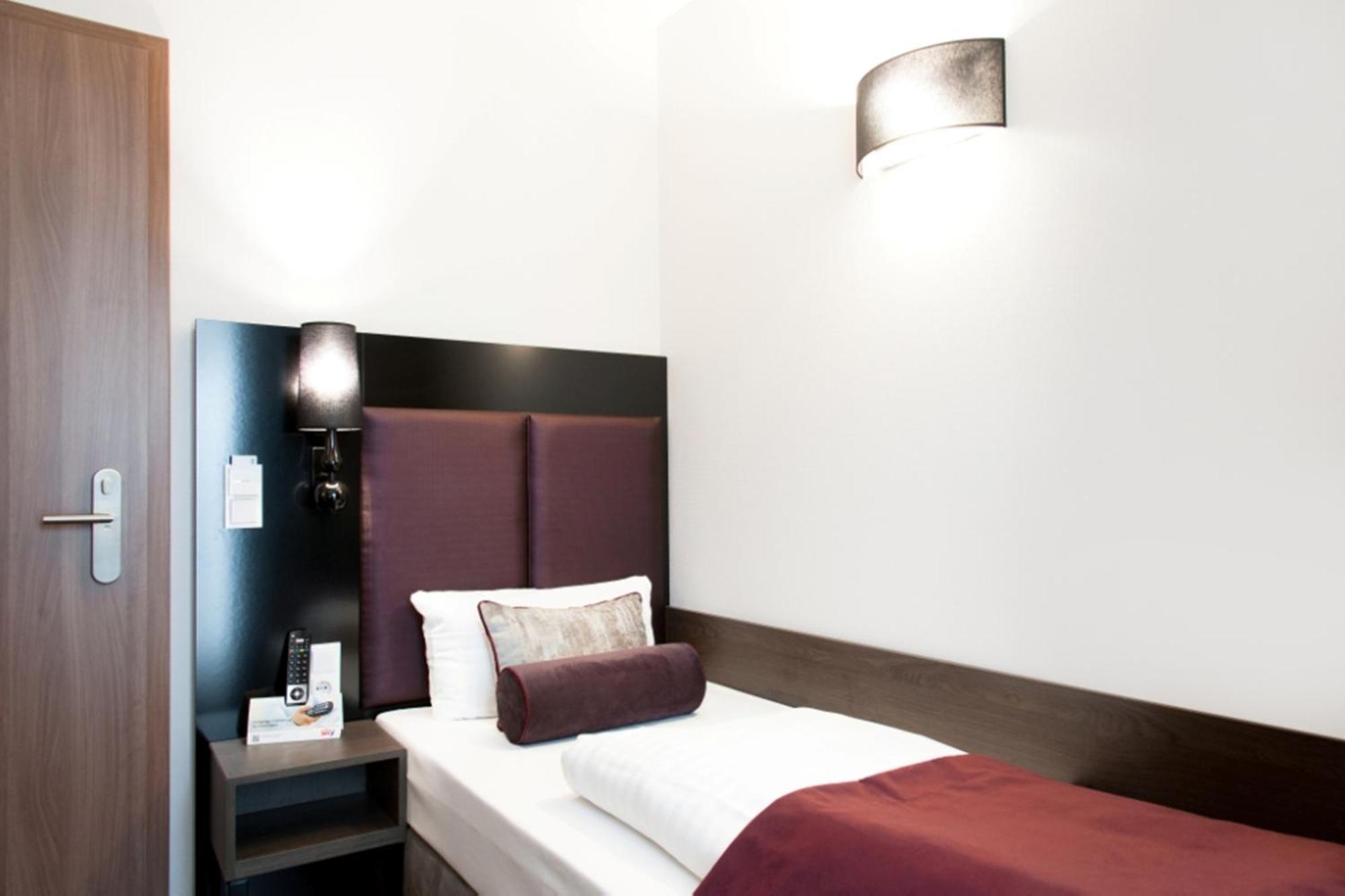 Arena Villa Am Wasserpark Frankfurt am Main Room photo